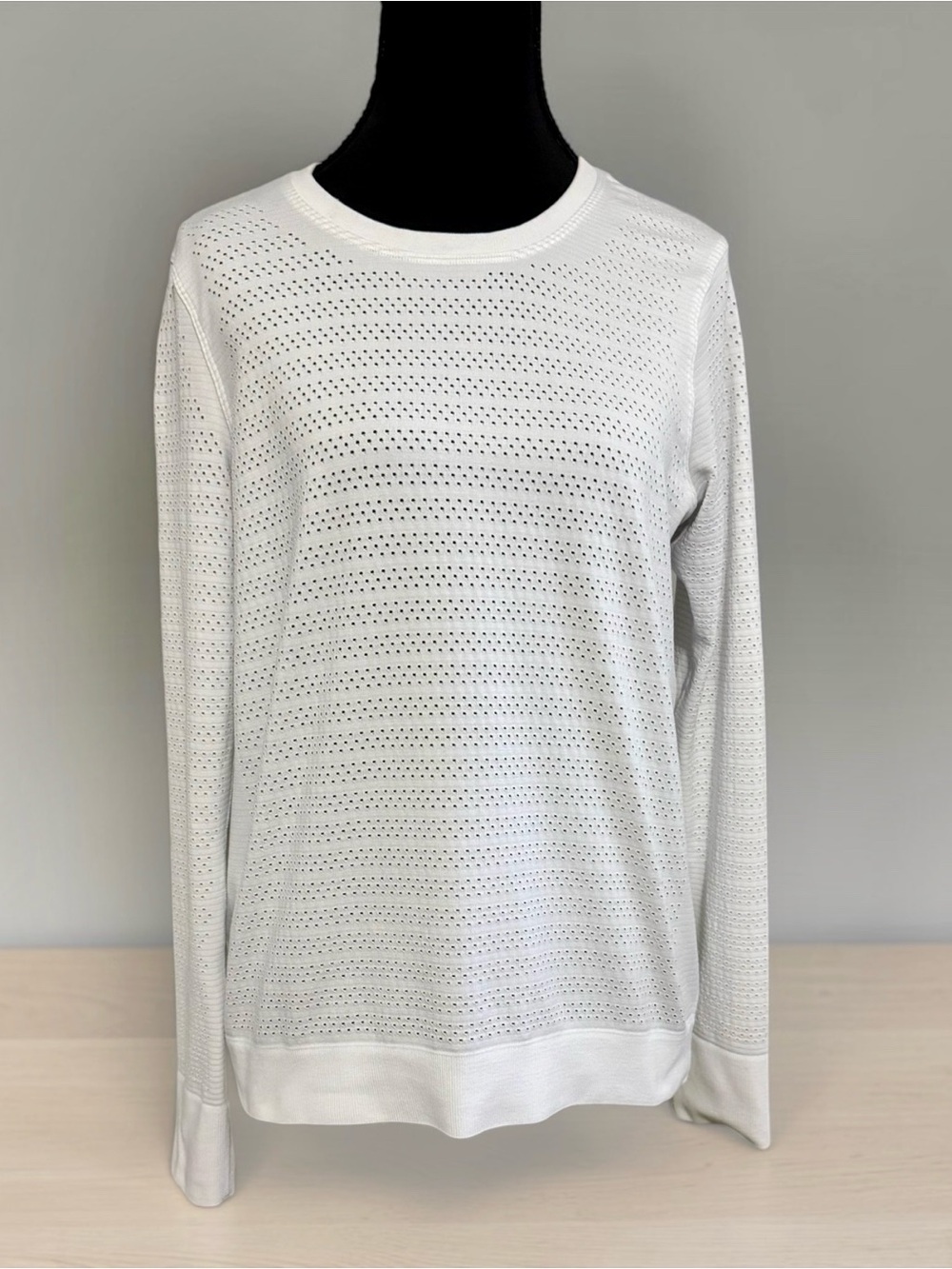 Lululemon Breeze By Long Sleeve Squad White Size 8 - Picture 2 of 5